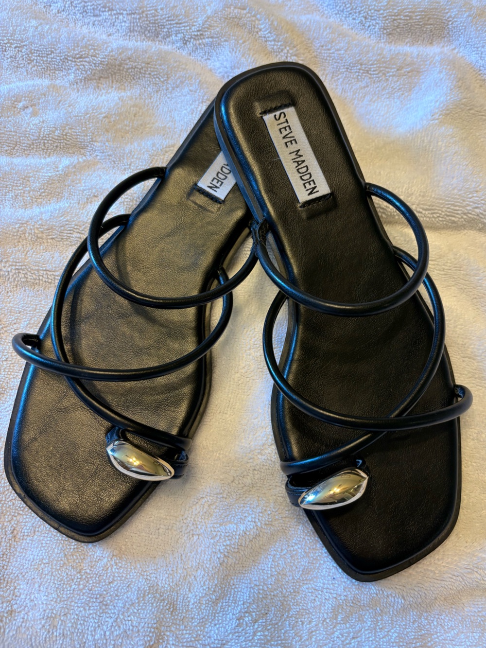 Steve Madden Black Strappy Toe-Ring Slide Sandals
